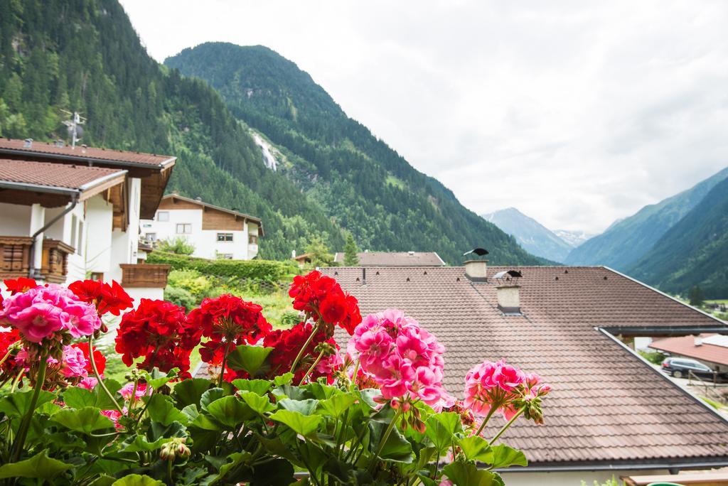 Haus Gleinser - Neustift Im Stubaital Habitación foto